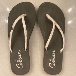 Women’s size 8 Cobian light beige flip flops